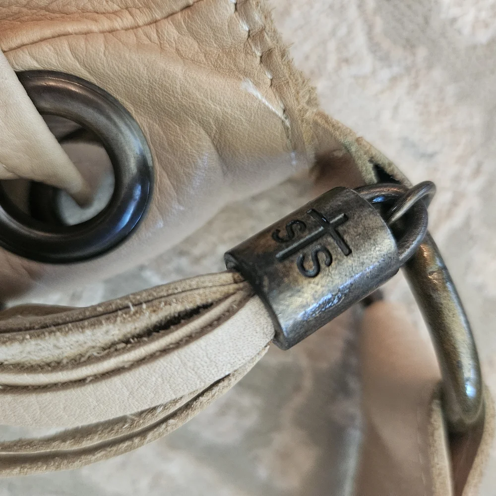 STS RANCHWEAR conceal Carry Elegant Cream Crossbody Bag with Fringe - Picture 12 of 17